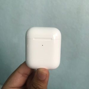 I am selling a AirPod charging case.